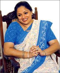 Portrait photo of the artist Charitha Priyadharshani