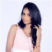 Portrait photo of the artist Kalpani Kavindi