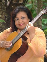 Portrait photo of the artist Mariazelle Goonetilleke