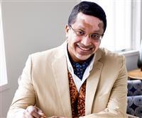 Portrait photo of the artist Meril Fernando