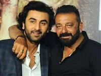 Portrait photo of the artist Sanju Ramesh