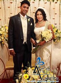 Portrait photo of the artist Uresha Ravihari