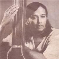 Portrait photo of the artist Victor Rathnayake