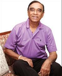 Portrait photo of the artist Wijerathne Warakagoda